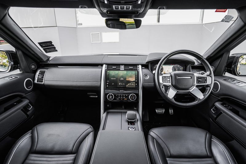 2022 Land Rover Discovery D300 R-Dynamic HSE image 4