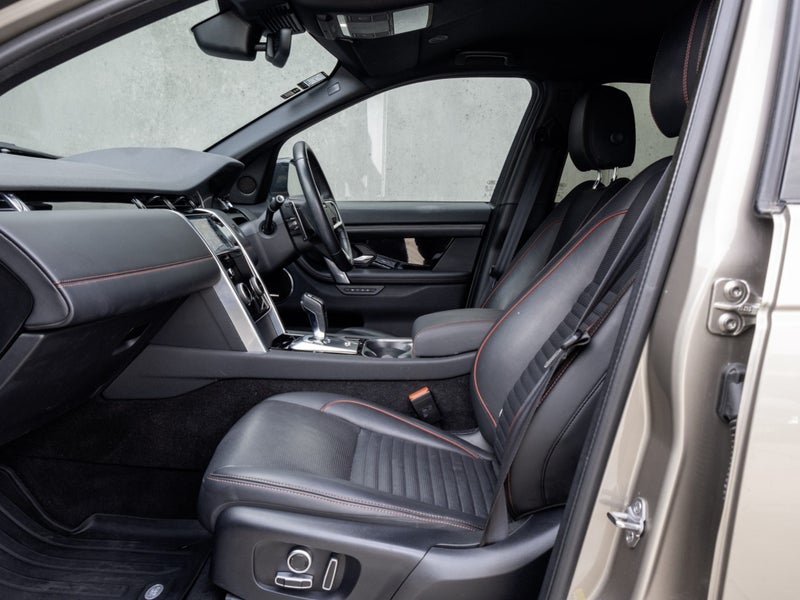 2022 Land Rover Discovery Sport P250 R-Dynamic... image 3