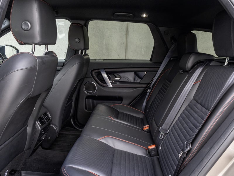 2022 Land Rover Discovery Sport P250 R-Dynamic... image 5