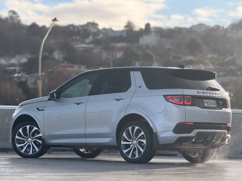 2022 Land Rover Discovery Sport P250 R-Dynamic SE image 2