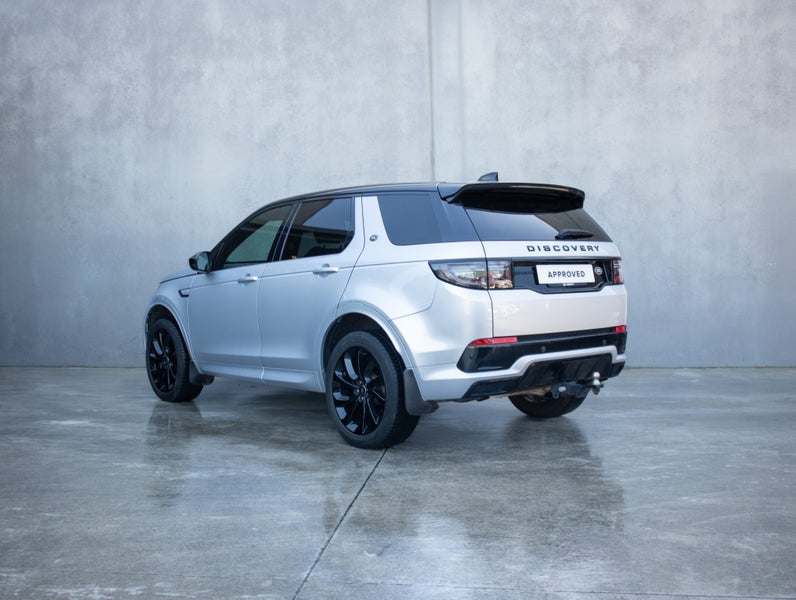 2022 Land Rover Discovery Sport P250 R-Dynamic SE image 2