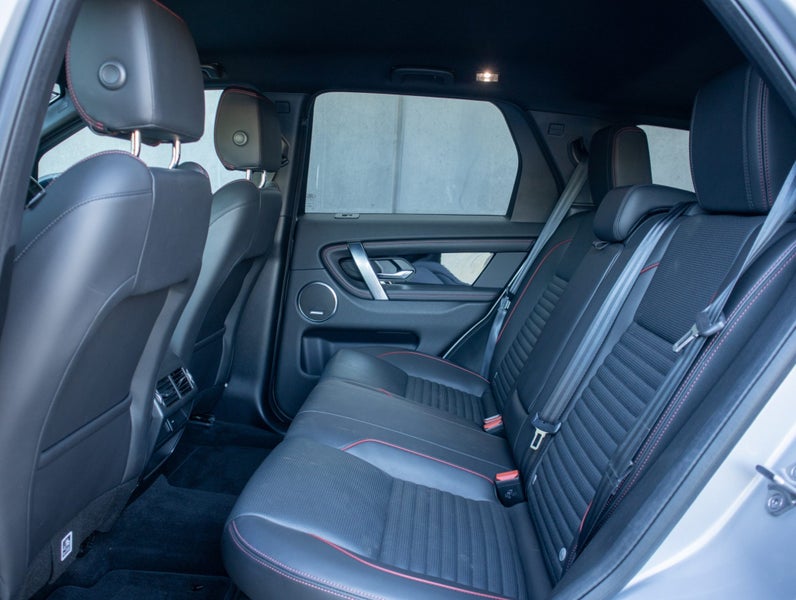 2022 Land Rover Discovery Sport P250 R-Dynamic SE image 5
