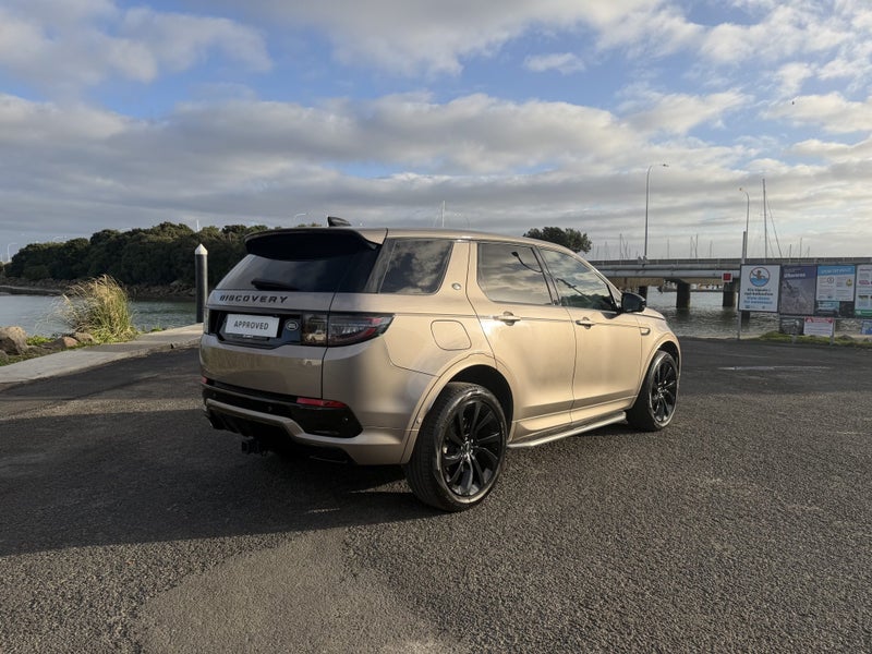 2022 Land Rover Discovery Sport P250 R-DYNAMIC SE image 2
