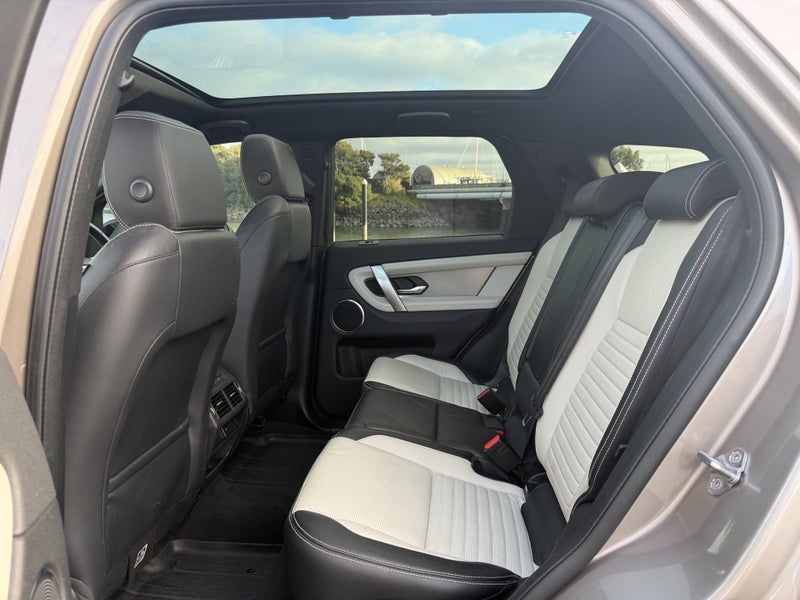 2022 Land Rover Discovery Sport P250 R-DYNAMIC SE image 4