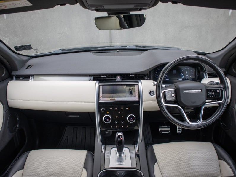 2022 Land Rover Discovery Sport P250 R-Dynamic SE image 4
