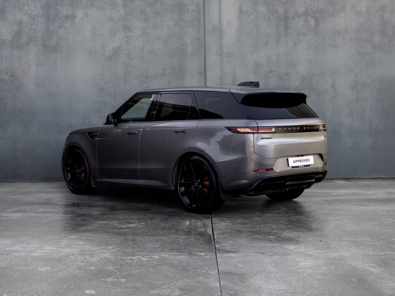2022 Land Rover Range Rover Sport D300 Dynamic SE image 2