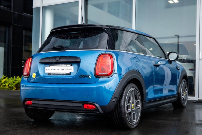 2022 MINI Cooper Full electric Electric Collect... image 5