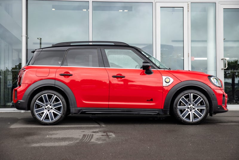 2022 MINI Countryman PHEV Plug-in Hybrid Yours image 3