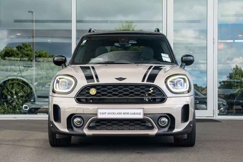 2022 MINI Countryman PHEV Plug-in Hybrid Yours image 2