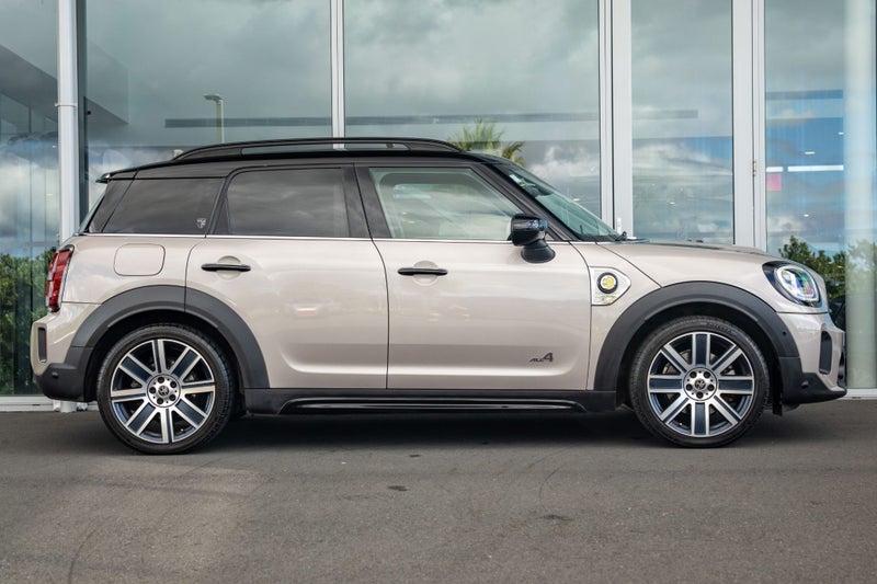 2022 MINI Countryman PHEV Plug-in Hybrid Yours image 3