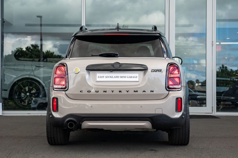2022 MINI Countryman PHEV Plug-in Hybrid Yours image 4