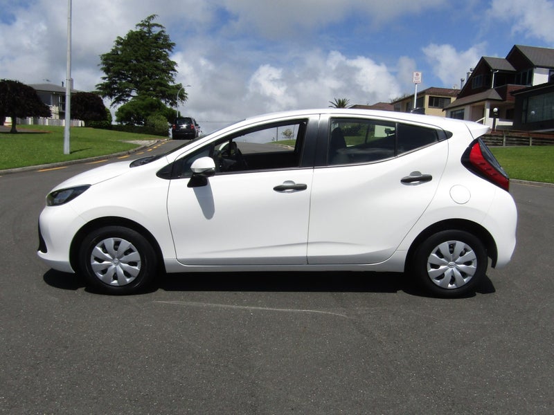 2022 Toyota Aqua 1.5 Hybrid image 5