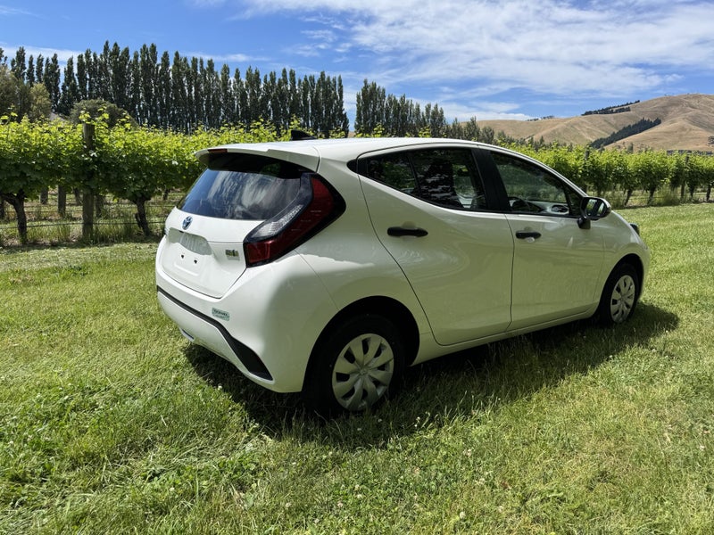 2022 Toyota Aqua 1.5 Hybrid B 5 Dr Hatch CVT 2WD image 3