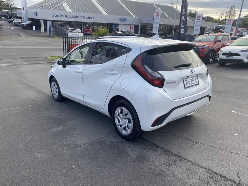 2022 Toyota Aqua 1.5 Hybrid G 5 Dr Hatch CVT 2W... image 5