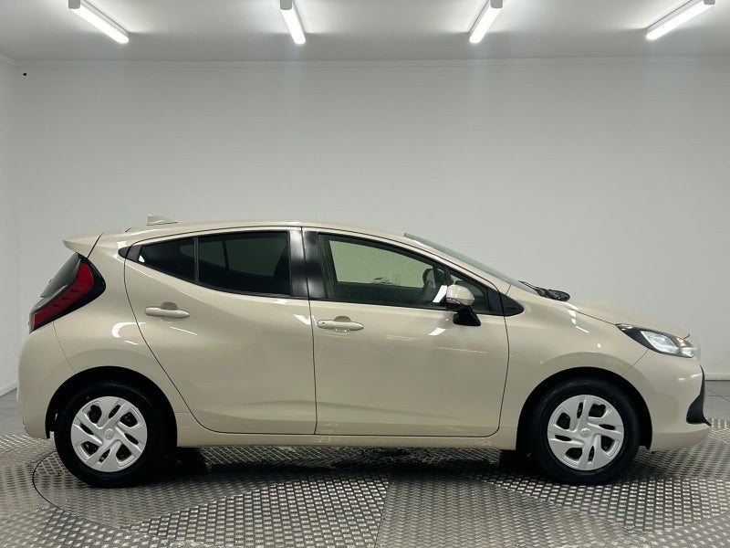 2022 Toyota Aqua 1.5 Hybrid X image 2