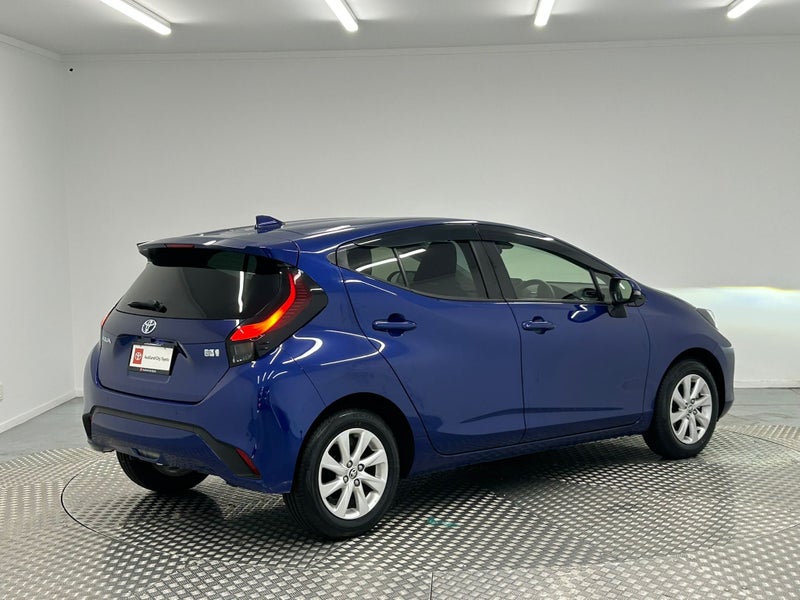 2022 Toyota Aqua 1.5 Hybrid Z image 3