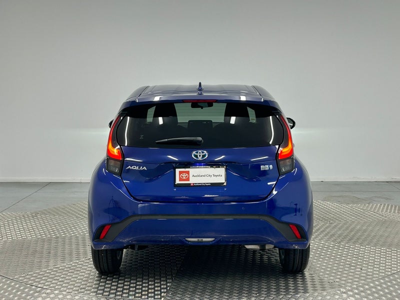 2022 Toyota Aqua 1.5 Hybrid Z image 4