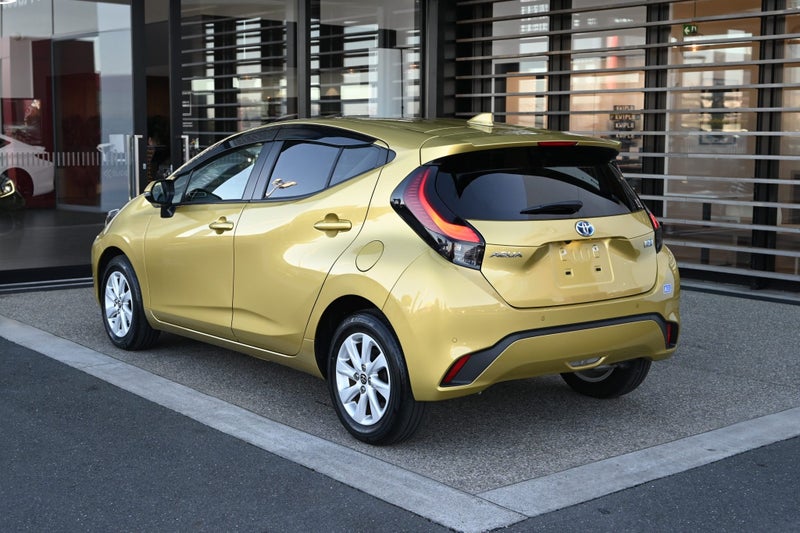 2022 Toyota Aqua 1.5 Petrol Hybrid Z FWD Hatchback image 2