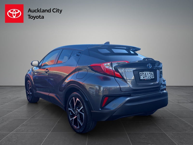 2022 Toyota C-HR 1.8P HV ECVT FWD SUV image 5