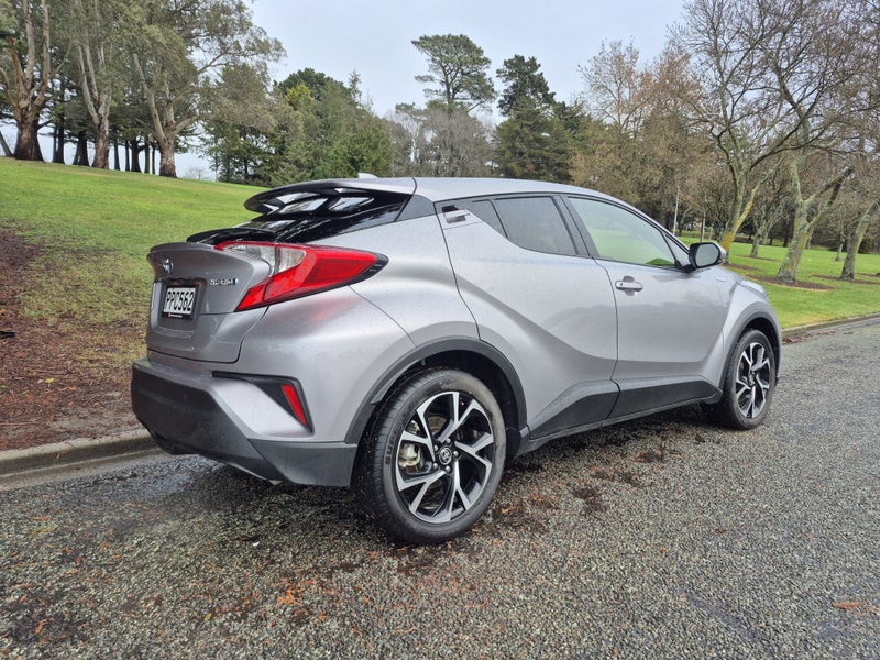 2022 Toyota C-HR 1.8P HV ECVT FWD SUV/5D/5S image 5