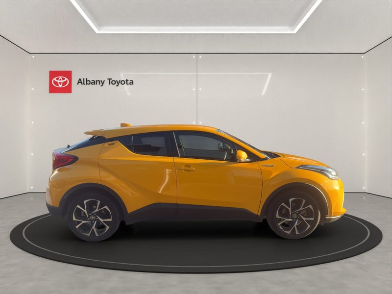 2022 Toyota C-HR 1.8P HV ECVT FWD SUV/5D/5S (CY... image 2