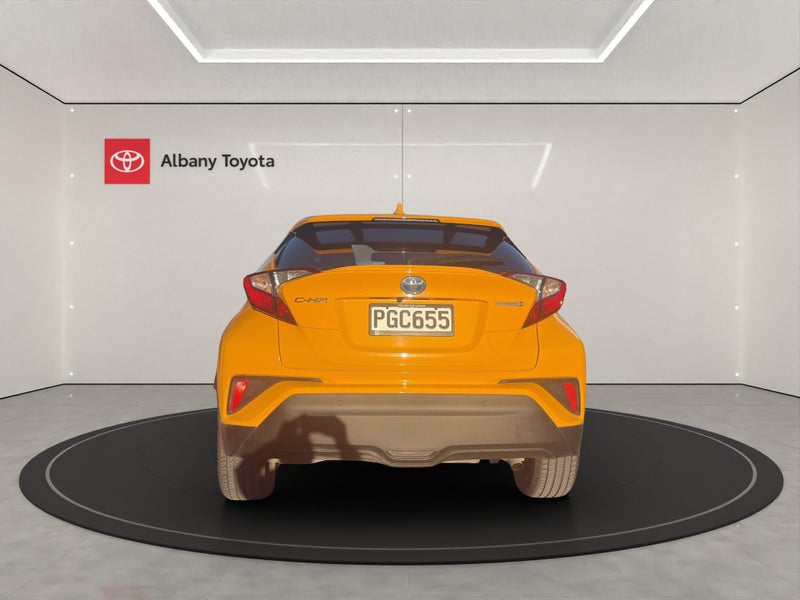 2022 Toyota C-HR 1.8P HV ECVT FWD SUV/5D/5S (CY... image 4