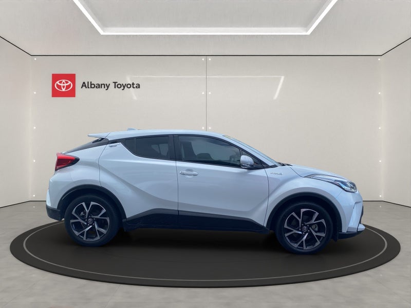 2022 Toyota C-HR 1.8P HV ECVT FWD SUV/5D/5S (CY... image 2