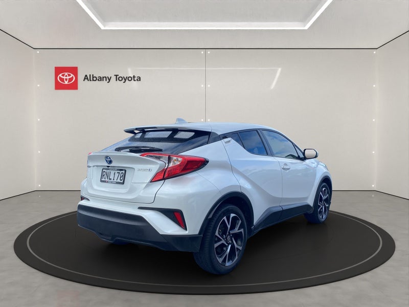 2022 Toyota C-HR 1.8P HV ECVT FWD SUV/5D/5S (CY... image 3