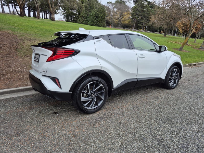 2022 Toyota C-HR Limited 1.2PT CVT AWD SUV/5D/5S image 4