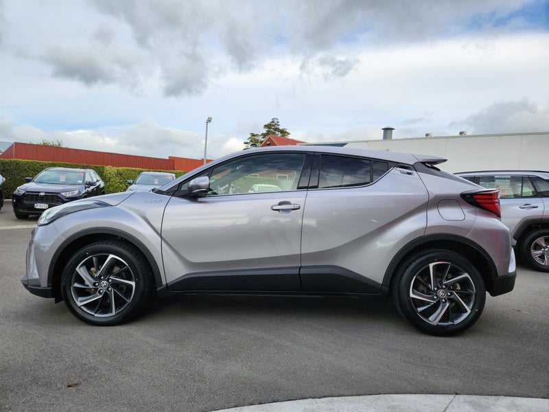 2022 Toyota C-HR Limited 1.2PT CVT FWD Automati... image 5