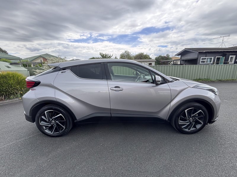 2022 Toyota C-HR Limited 1.2PT CVT FWD SUV/5D/5... image 2