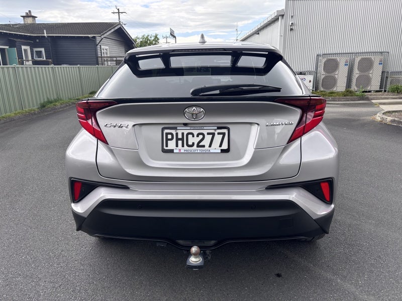 2022 Toyota C-HR Limited 1.2PT CVT FWD SUV/5D/5... image 4
