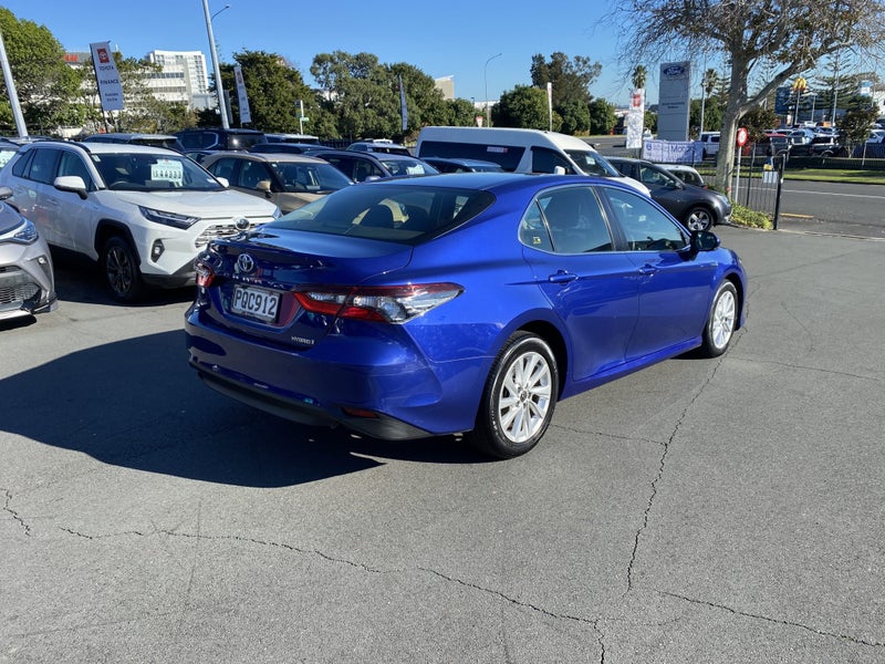 2022 Toyota Camry GX 2.5P Hybrid Sedan image 2