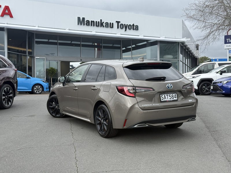 2022 Toyota Corolla 1.8 HV WxB 50 Million Edition image 4