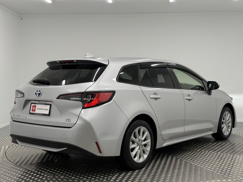 2022 Toyota Corolla 1.8 Hybrid S Touring image 3