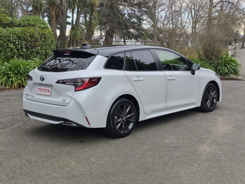 2022 Toyota Corolla 1.8 Hybrid WxB 5 Dr Wagon CVT image 3