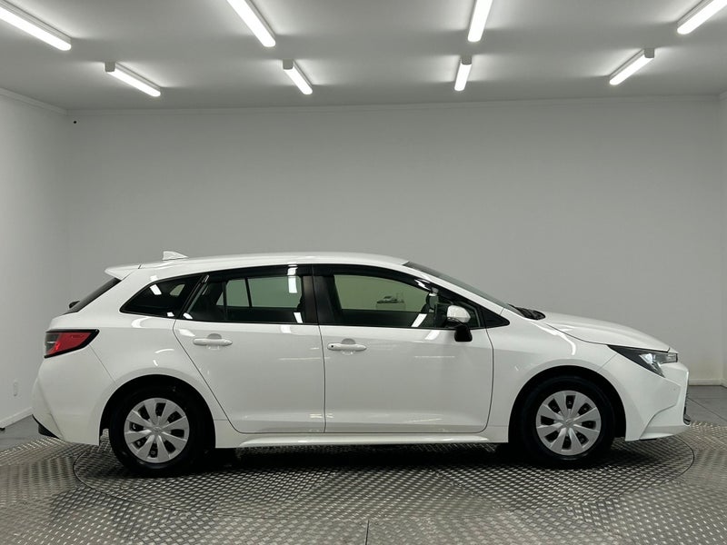2022 Toyota Corolla 1.8 Hybrid X image 2