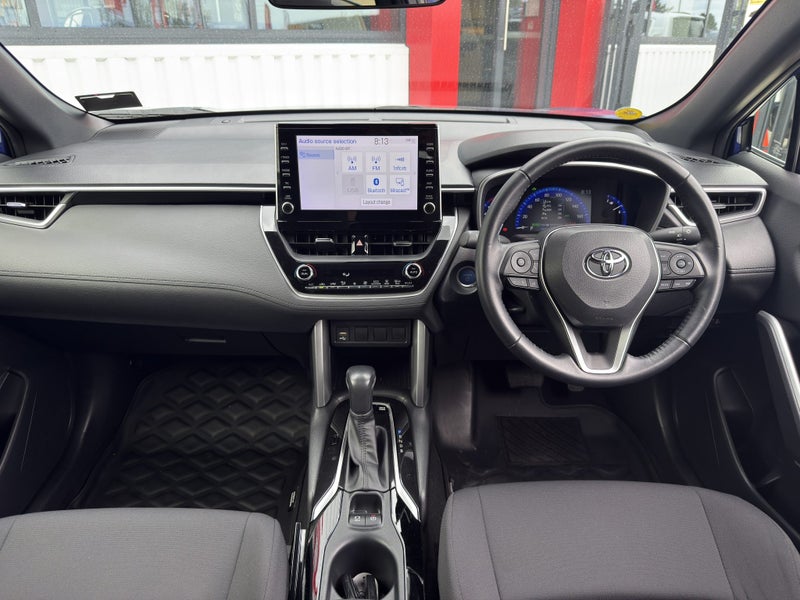 2022 Toyota Corolla Cross 1.8 Hybrid S SUV image 2