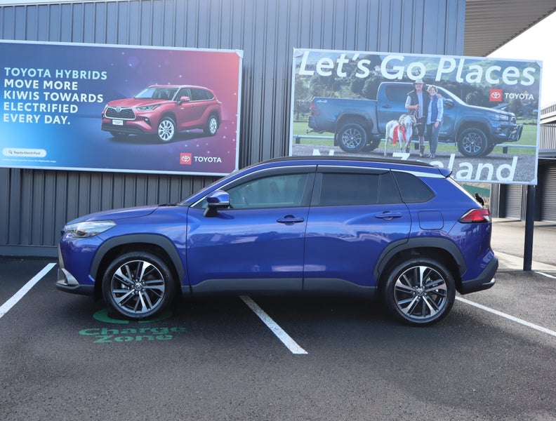 2022 Toyota Corolla Cross 1.8 Hybrid Z 4WD 5 Dr... image 5