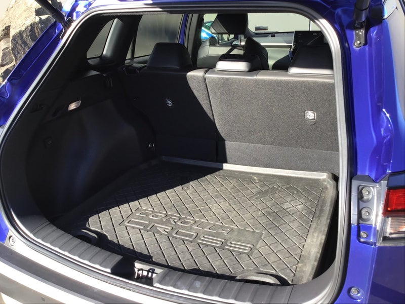 2022 Toyota Corolla Cross 1.8 Hybrid Z 4WD + Wa... image 5