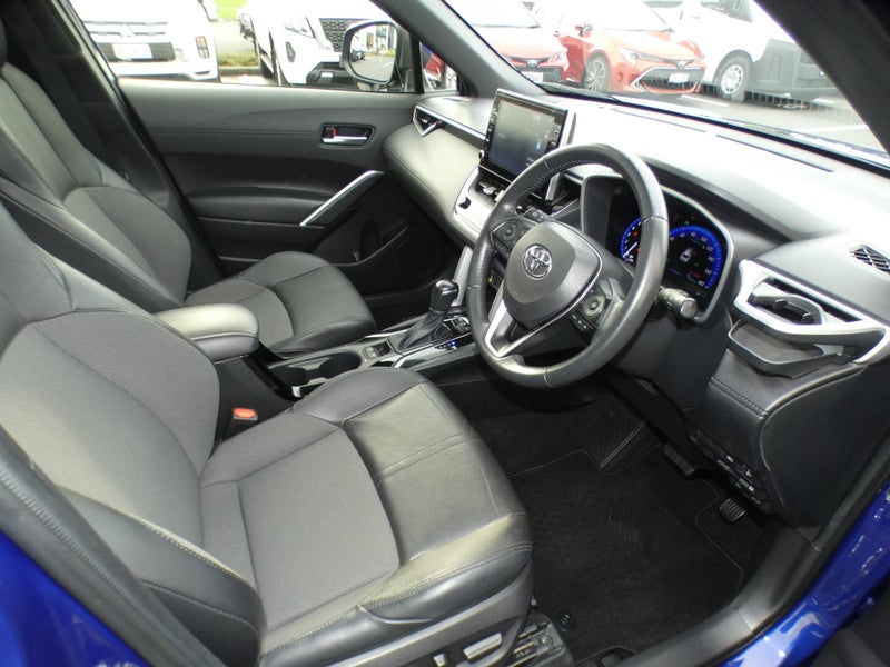2022 Toyota Corolla Cross 1.8 Hybrid Z image 2