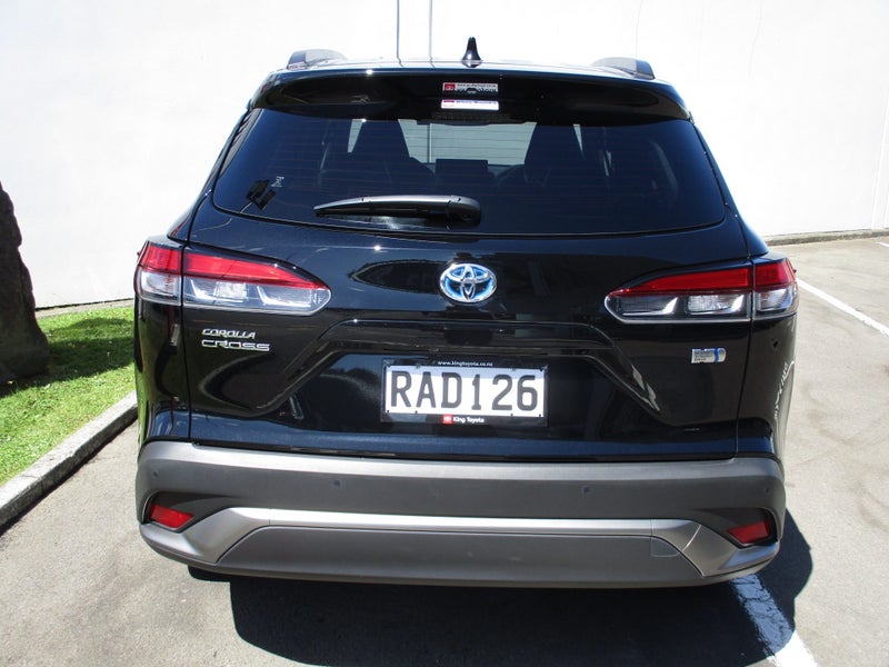 2022 Toyota Corolla Cross 1.8 Hybrid Z + Warranty* image 3
