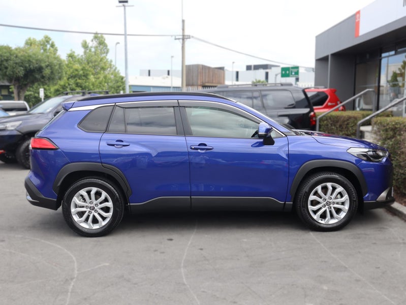 2022 Toyota Corolla Cross 1.8L HYBRID AWD/4WD,... image 4