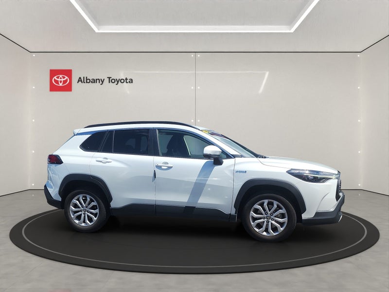 2022 Toyota Corolla Cross GXL 2.0P HEV ECVT FWD... image 2