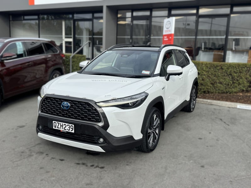 2022 Toyota Corolla Cross Limited 2.0 Hybrid Al... image 3