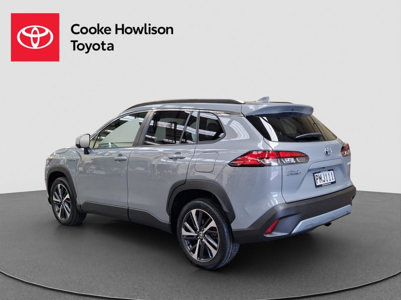 2022 Toyota Corolla Cross Limited 2.0L Hybrid image 4