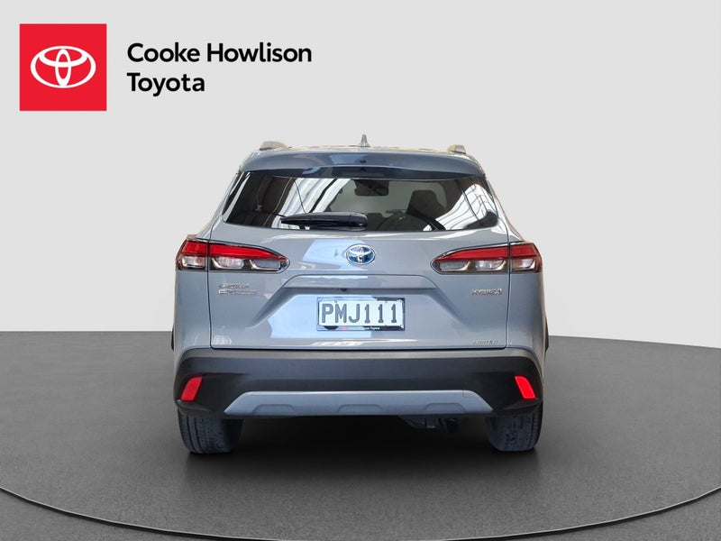 2022 Toyota Corolla Cross Limited 2.0L Hybrid image 5