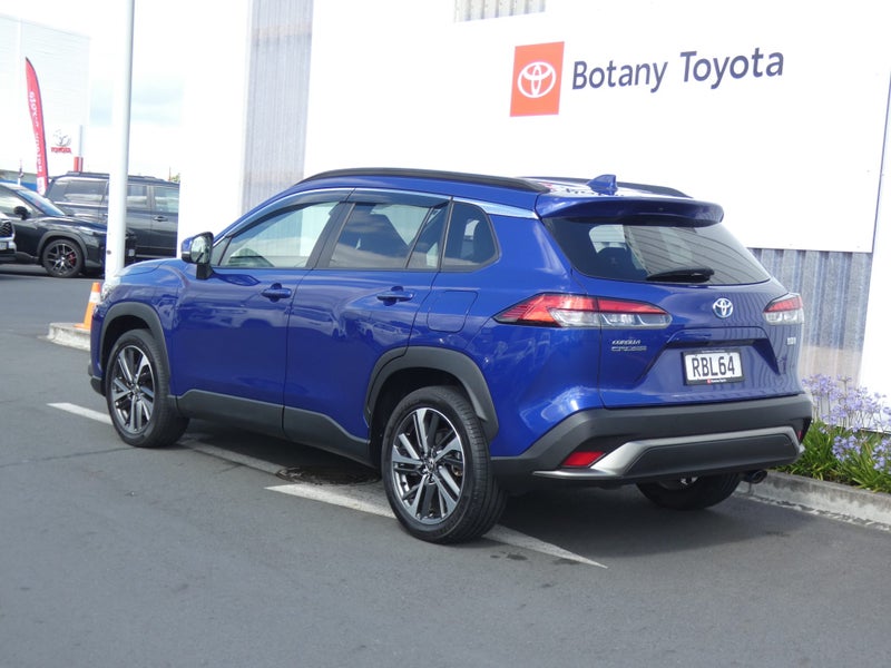 2022 Toyota Corolla Cross Z AWD Hybrid image 3