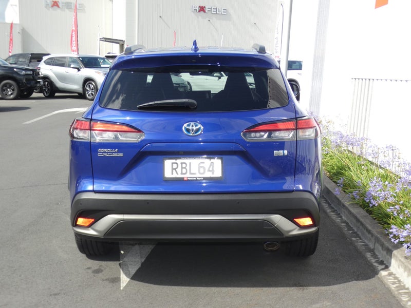 2022 Toyota Corolla Cross Z AWD Hybrid image 5