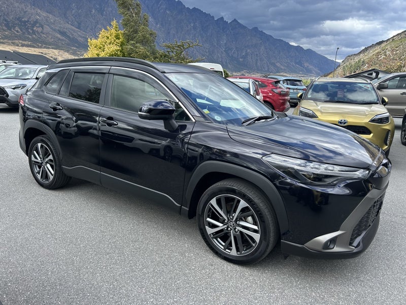 2022 Toyota Corolla Cross Z AWD hybrid image 2